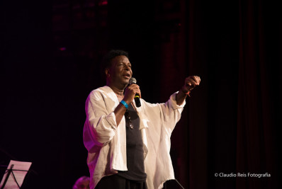 Altay Veloso apresenta Raízes de Resistência no Municipal