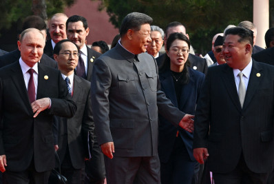 Putin, Xi Jinping e Kim Jong Un assistem enorme desfile militar em Pequim