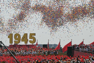 China faz desfile do Dia da Vitória e promete desenvolvimento pacífico