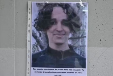 Jogador de 16 anos de clube francês é assassinado a facadas por colega da base