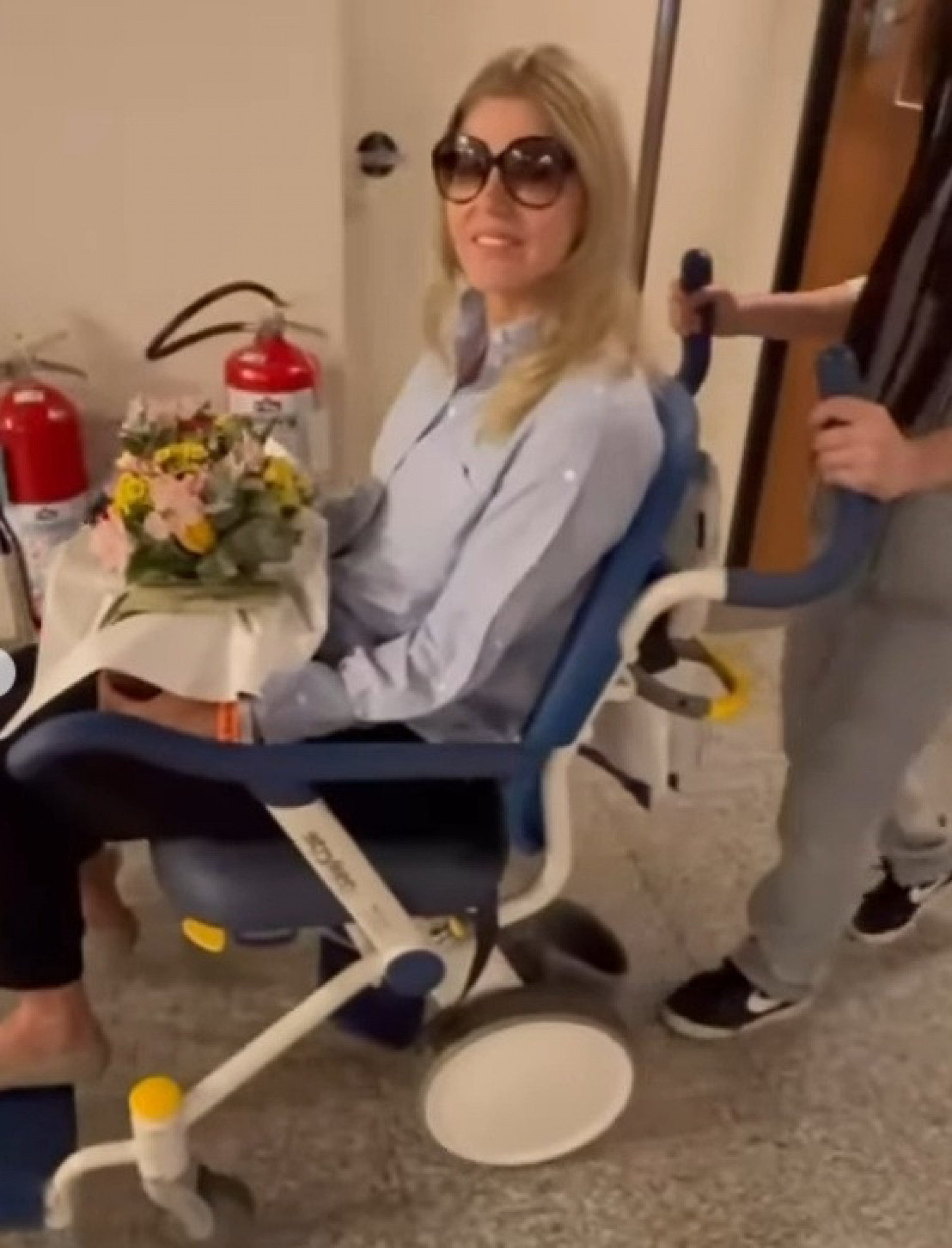 Val Marchiori deixa o hospital - Reprodução de vídeo