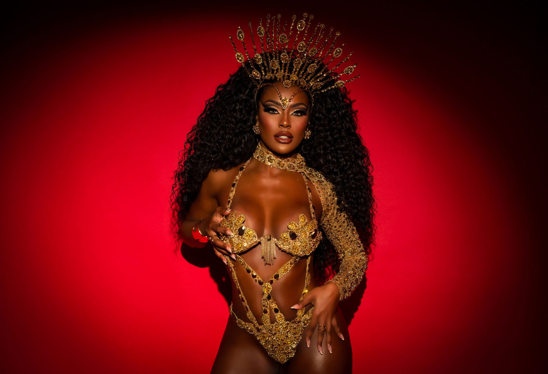 Viradouro apresenta nova musa, Madu Fraga - Divulgação