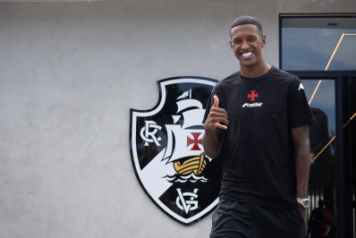 Vasco deve ter estreia de Robert Renan entre os titulares contra o Ceará