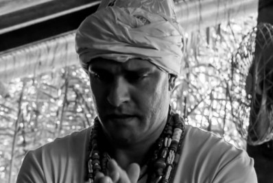 Diogo Nogueira fala sobre iniciação no Candomblé: 'Cada guia é elo com meus orixás'