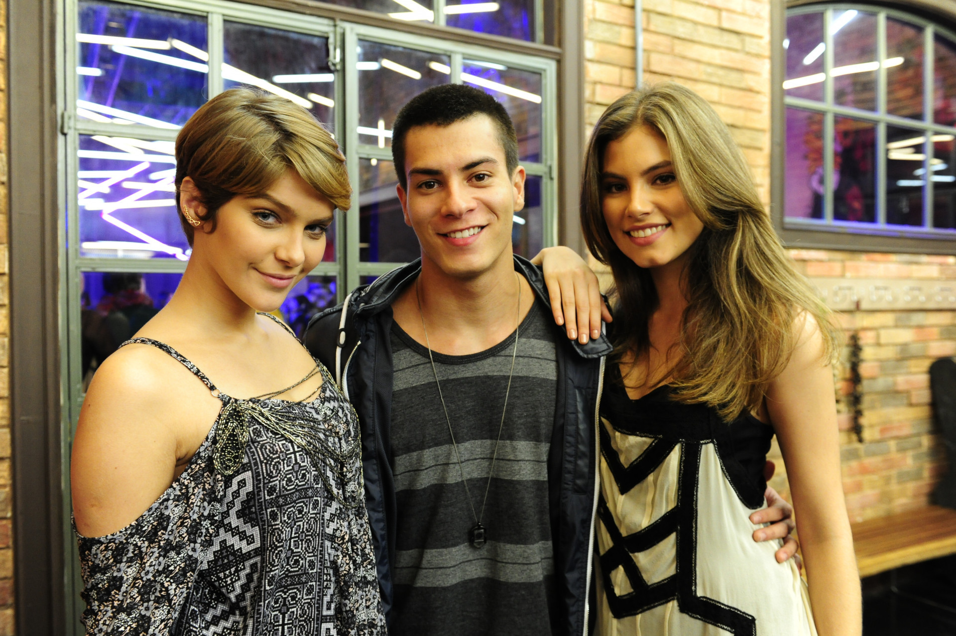 Isabella Santoni, Arthur Aguiar e Bruna Hamu
- Globo/Estevam Avellar