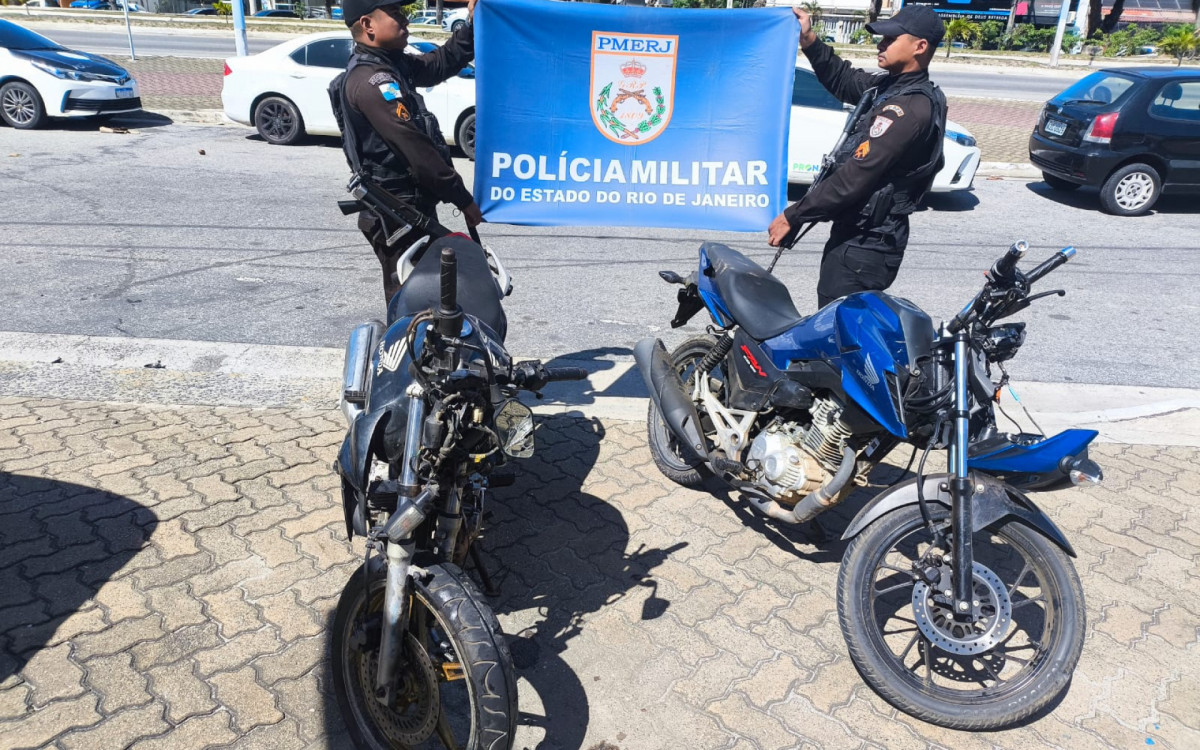 Drogas e dinheiro foram apreendidos com o suspeito no bairro Cajueiros