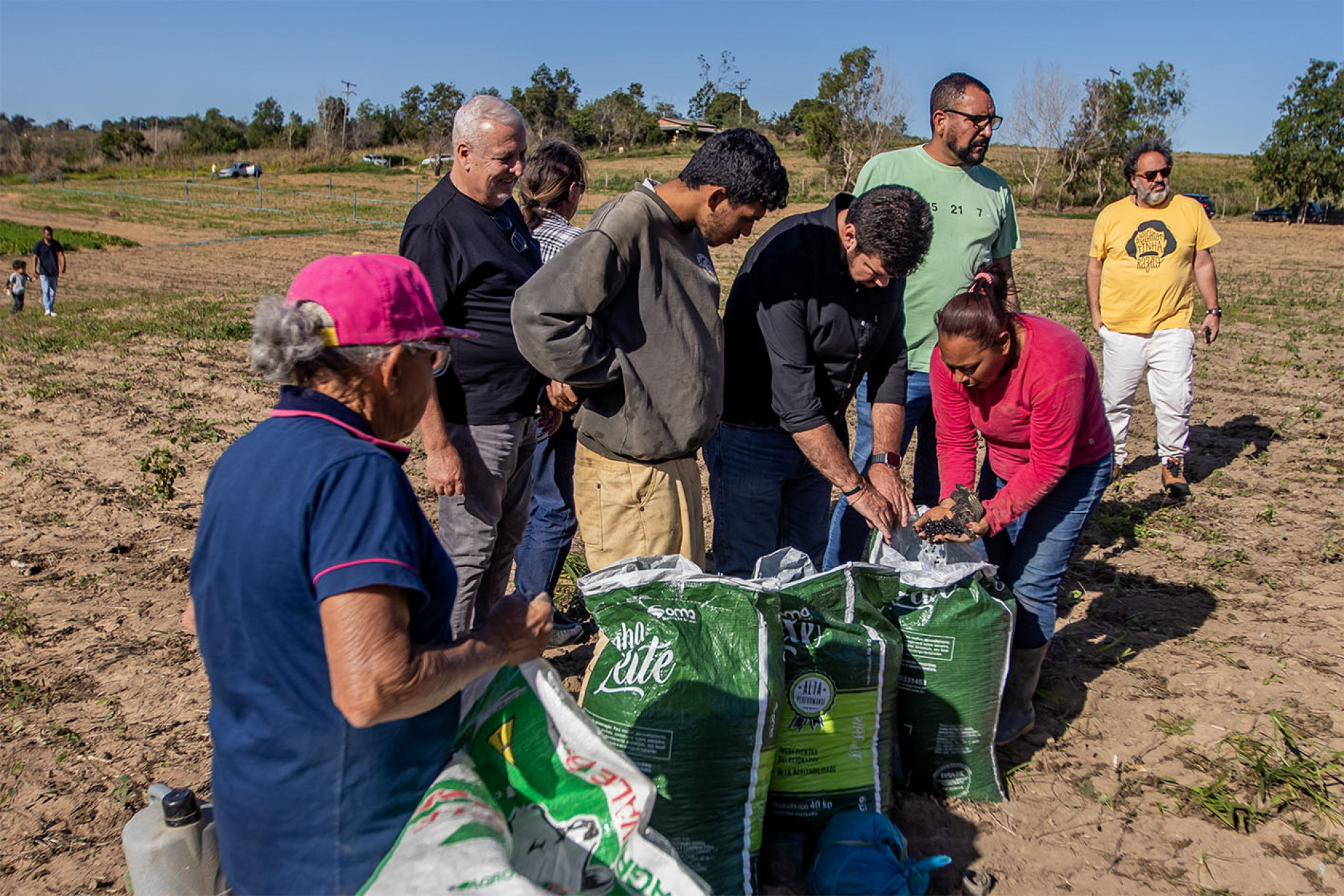 Agricultores celebram colheita recorde e reforço da produção familiar em Macaé - Foto: Moisés Bruno H. Santos