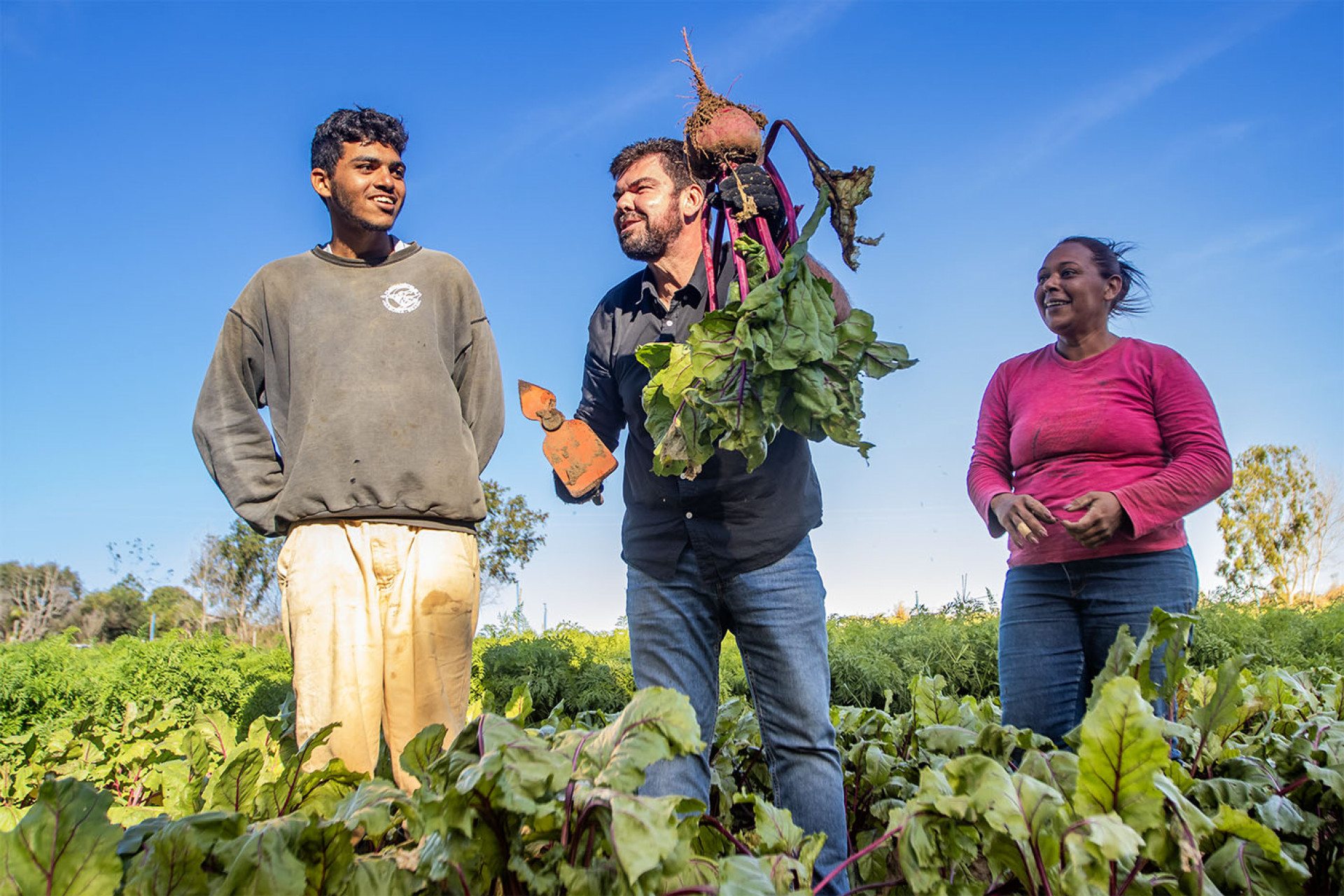 Agricultores celebram colheita recorde e reforço da produção familiar em Macaé