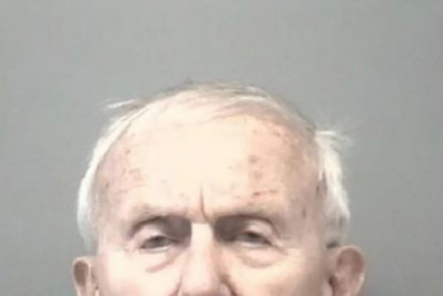 Idoso de 93 anos mata companheira com facada no pescoço em discussão de divórcio