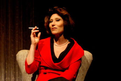 Beth Goulart interpreta Clarice Lispector em espetáculo no Rio: 'Me impulsionou a ousadia'