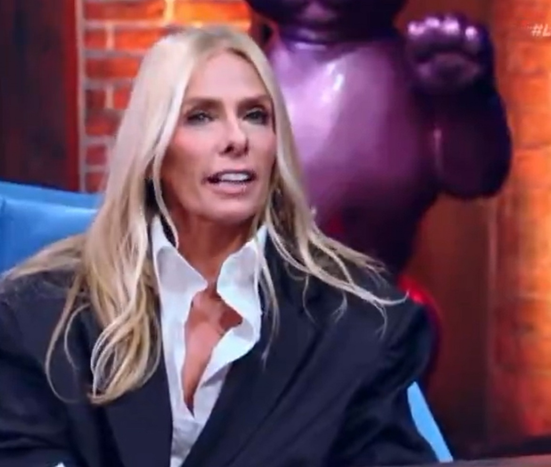 Adriane Galisteu durante o 'Lady Night' - Reprodução de vídeo