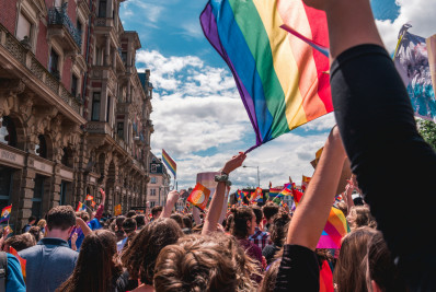 Hungria proíbe Parada do Orgulho em repressão à comunidade LGBTQ+