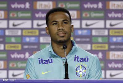 Magalhães valoriza parceria com Marquinhos na Seleção: 'Aprendendo a cada dia'