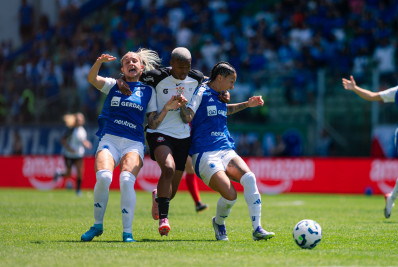 Cruzeiro e Corinthians empatam em primeiro jogo da final do Brasileiro feminino