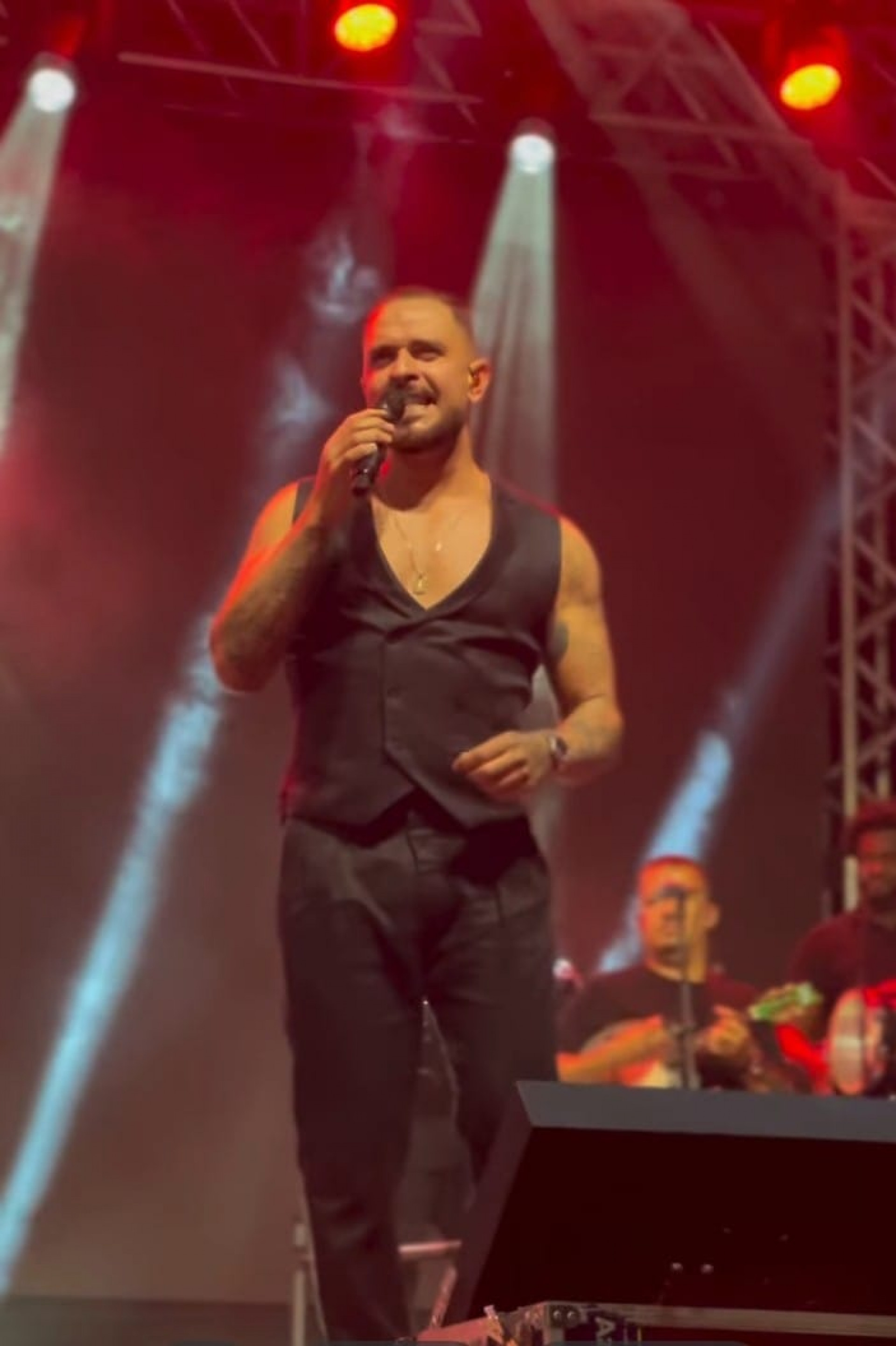 Diogo Nogueira, atra&ccedil;&atilde;o desse s&aacute;bado, na Praia do Anil - Divulga&ccedil;&atilde;o/reprodu&ccedil;&atilde;o rede social