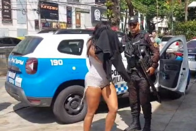 Garota de programa é presa por aplicar 'Boa noite, Cinderela' em turista francês