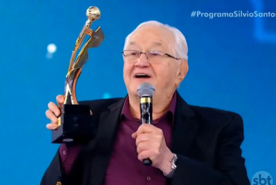 Boris Casoy é homenageado no SBT e recebe Troféu Imprensa