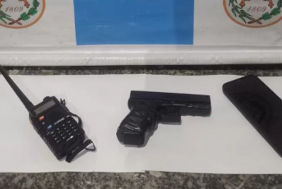 Adolescente de 16 anos é apreendido com simulacro de pistola em Cabo Frio