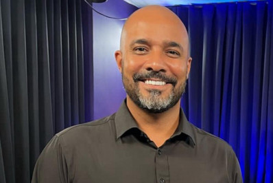 Cachorro na janela do carro dá multa? Entenda o que diz a lei