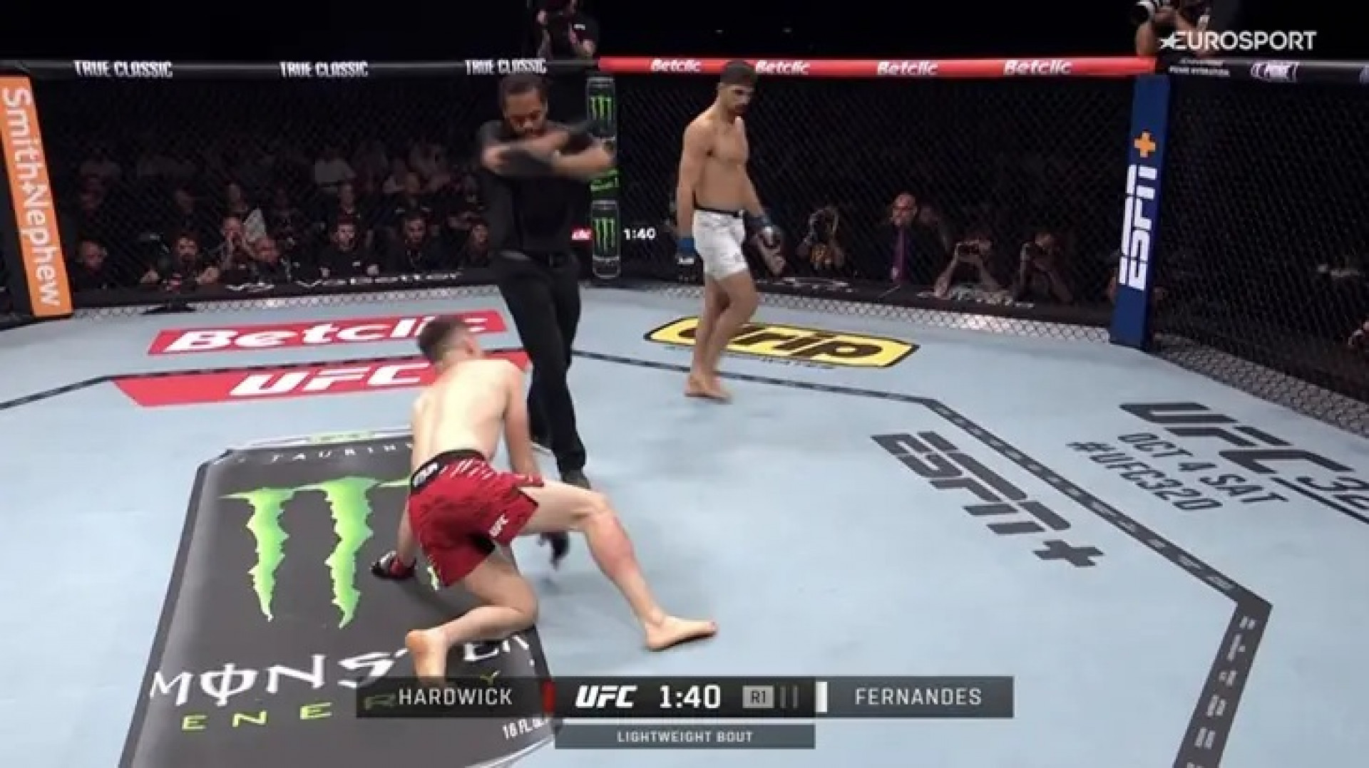 Kau&ecirc; Fernandes derrotou Harry Hardwick por nocaute t&eacute;cnico no 1R  - (Foto: Reprodu&ccedil;&atilde;o)