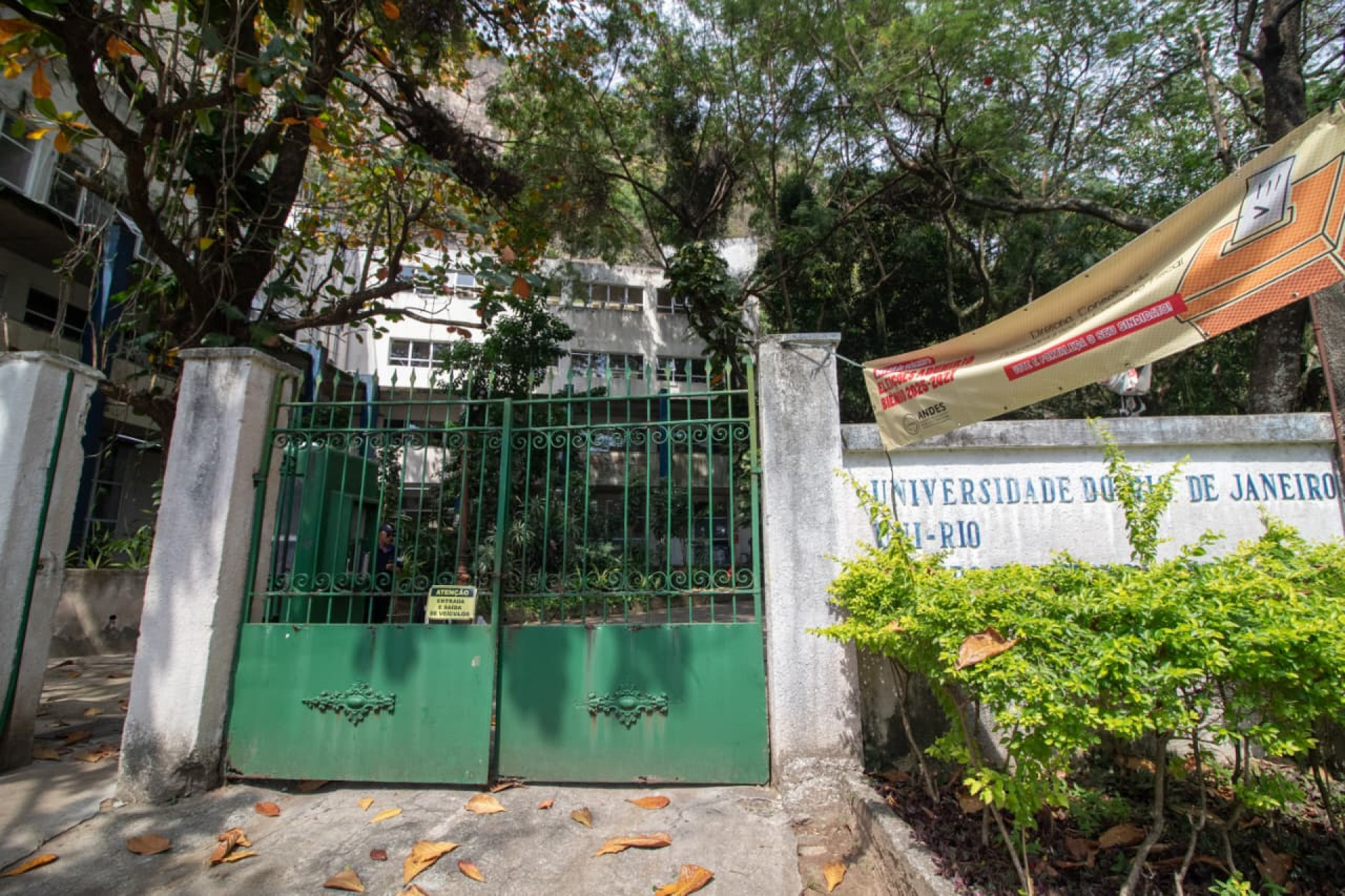 UniRio suspendeu as atividades letivas nos turnos da manhã e da tarde desta segunda (8) - Érica Martin/Agência O Dia