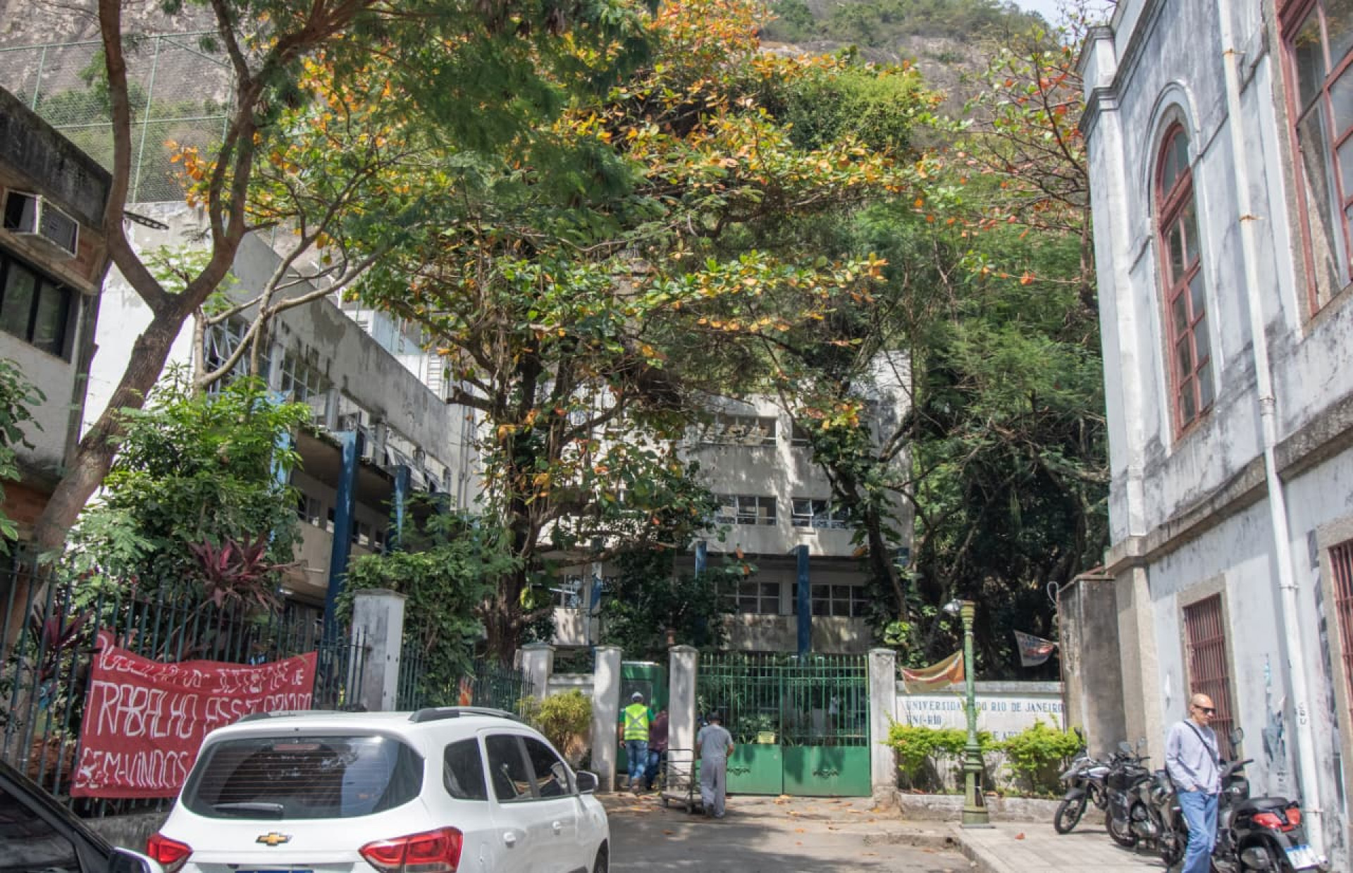 UniRio suspendeu as atividades letivas nos turnos da manhã e da tarde desta segunda (8) - Érica Martin/Agência O Dia