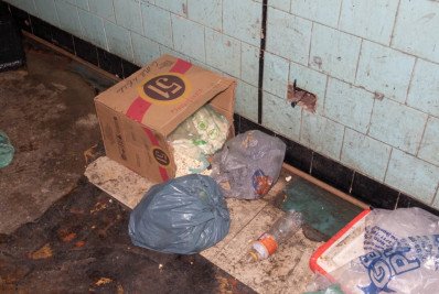 Meia tonelada de alimentos impróprios é apreendida em depósito no Centro