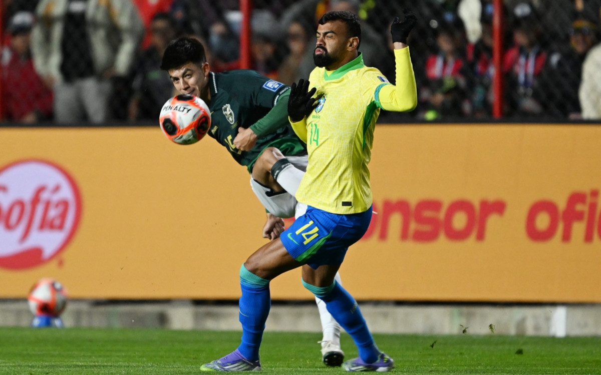 Fabrício Bruno no jogo entre Bolívia e Brasil