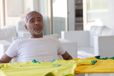 Romário foi cortado da Copa do Mundo 1998 por lesão parecida à de Neymar; relembre