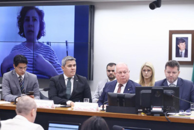 Zambelli participa por vídeo em audiência com hacker na Câmara e troca ataques: 'Mitomaníaco'