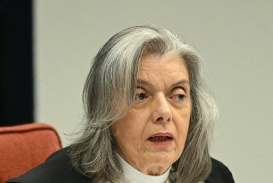 STF forma maioria para condenar Bolsonaro por organização criminosa; Cármen Lúcia acompanha relator