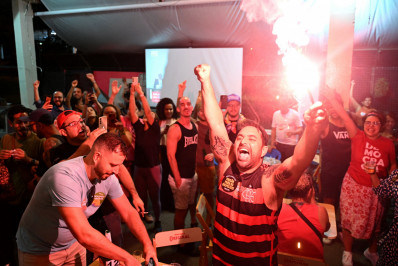 'Bolsonaro na cadeia!' ou 'injusta': brasileiros reagem à condenação do ex-presidente