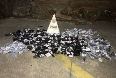 Quatro criminosos são presos por venda de drogas em Nova Iguaçu