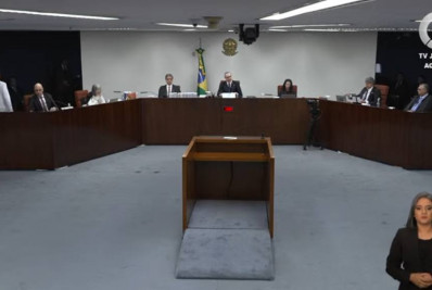 Julgamento que decide futuro do ex-presidente Jair Bolsonaro é retomado no STF; assista