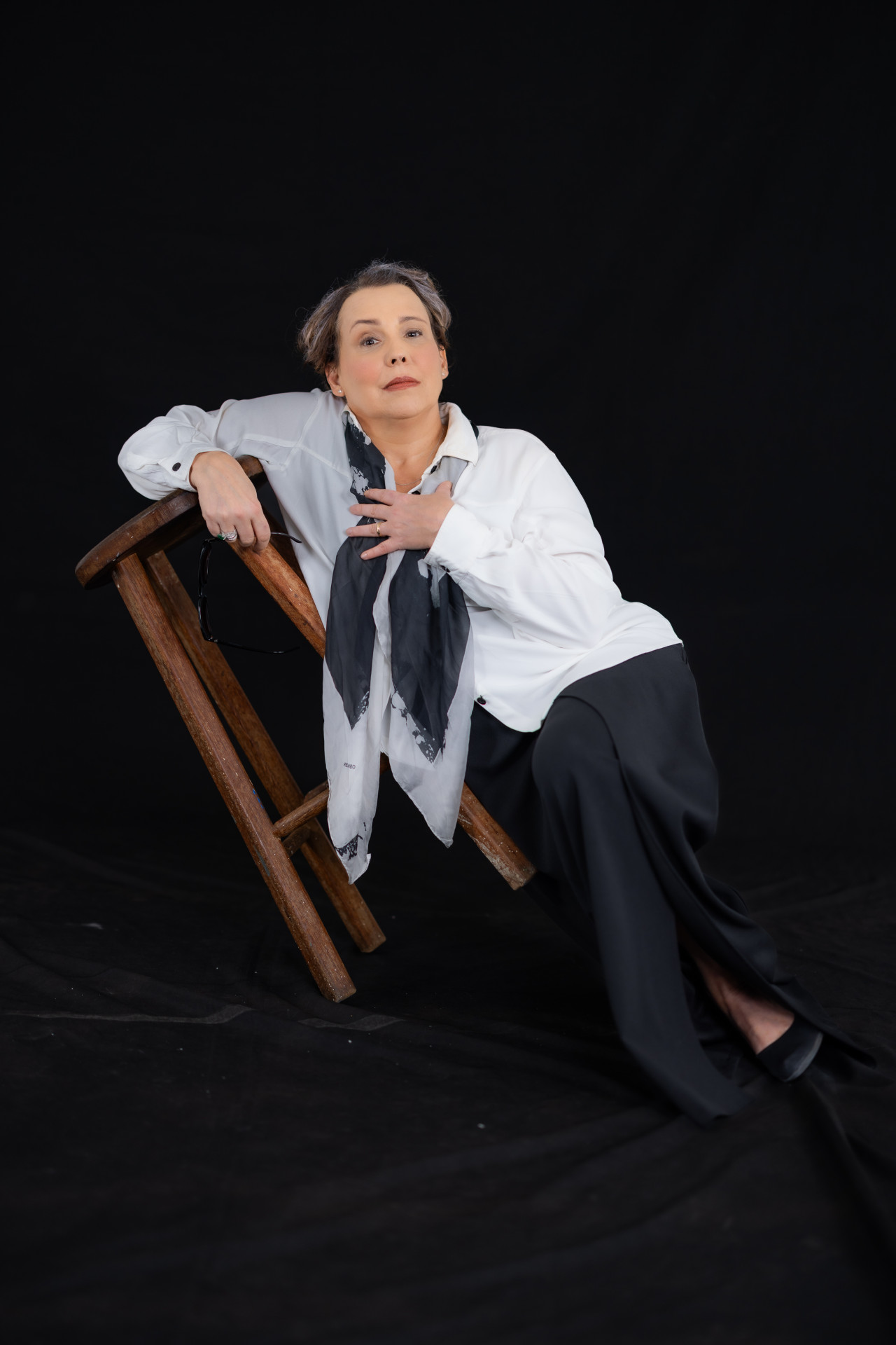 Ana Beatriz Nogueira estrela o espetáculo 'A procura de uma dignidade' - Nil Caniné / Divulgação