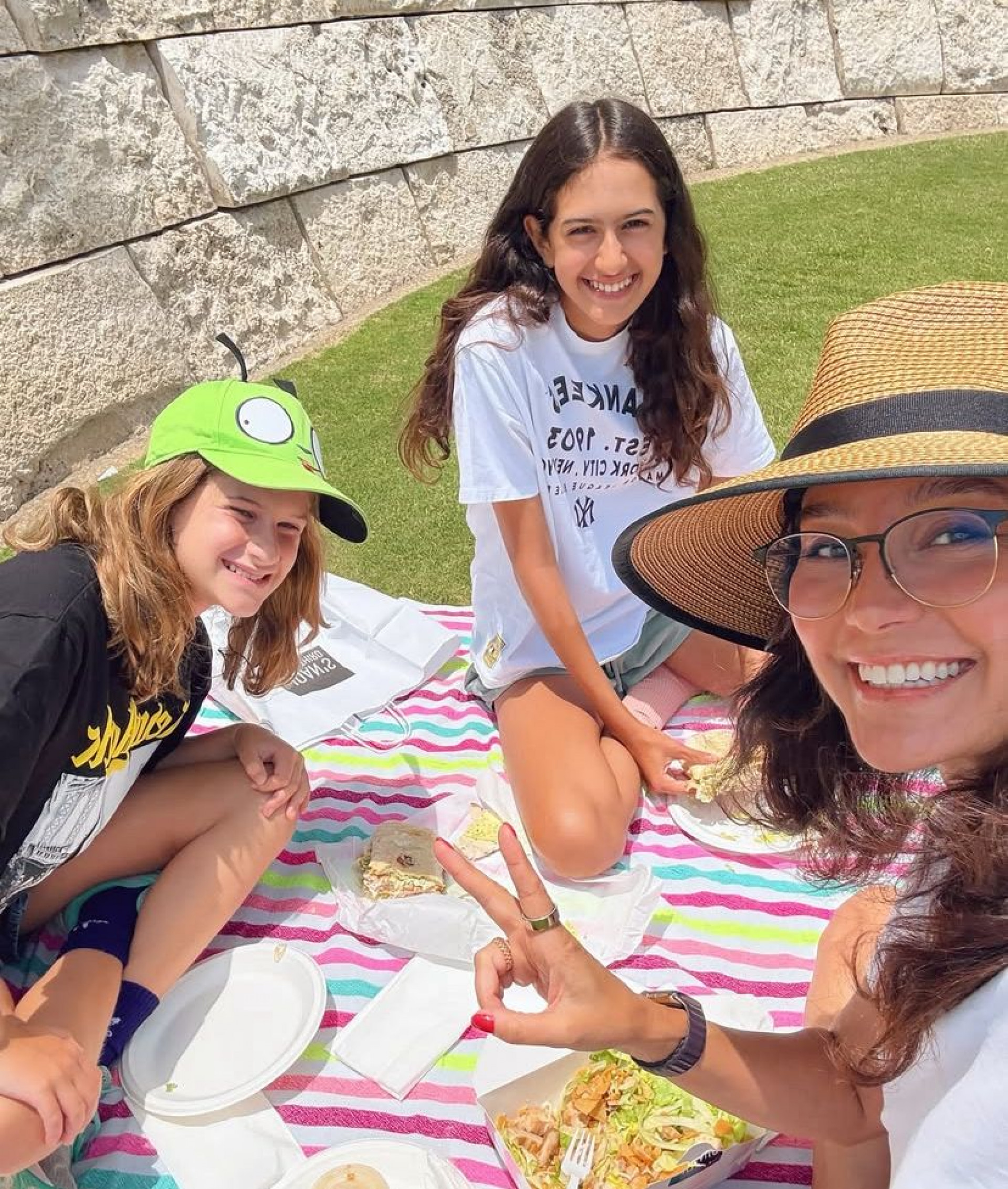 Emma Willis com as filhas Mabel e Evelyn - Reprodução/Instagram