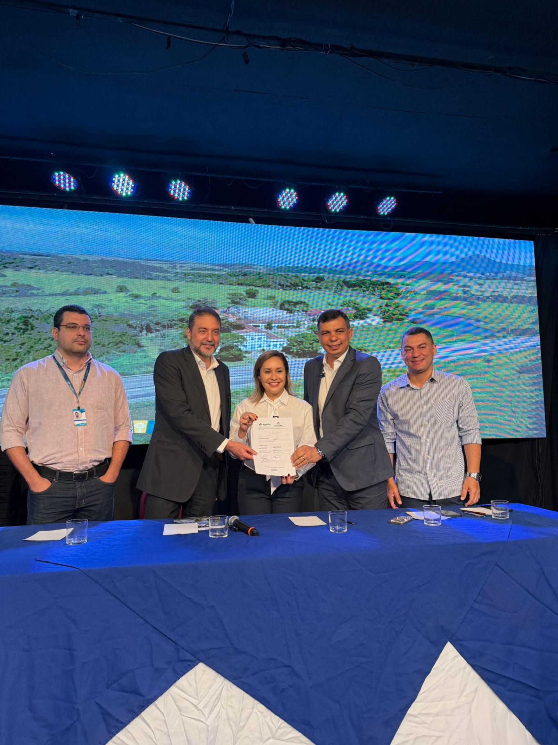 Prefeita Daniela Soares (PL) assina convênio com AgeRio para impulsionar crédito a empreendedores em Araruama
