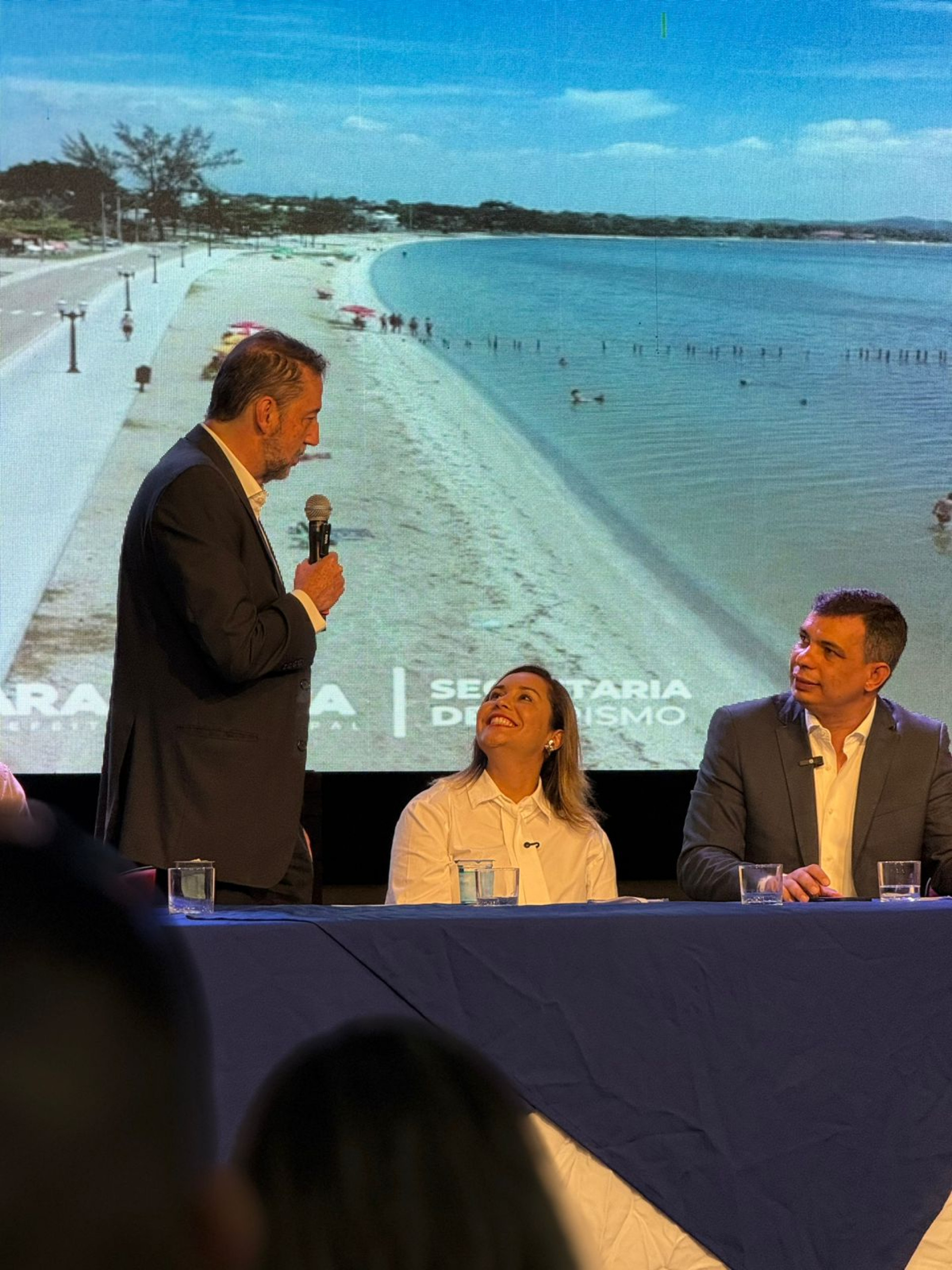 Prefeita Daniela Soares (PL) assina convênio com AgeRio para impulsionar crédito a empreendedores em Araruama
