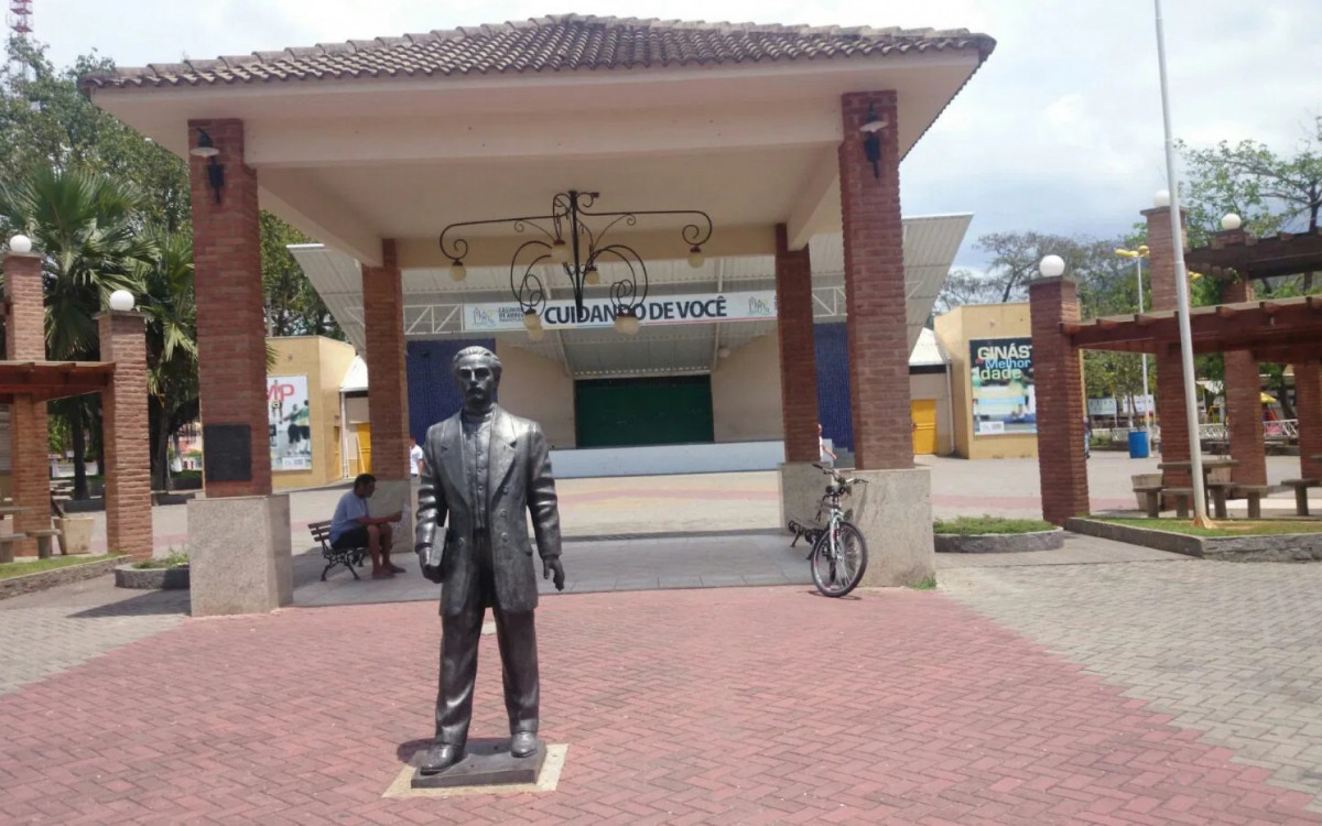 Serviços sociais serão oferecidos na Praça Feliciano Sodré pela FIA-RJ