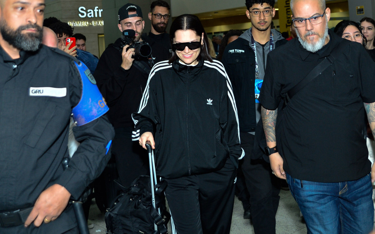 Jessie J desembarca em São Paulo