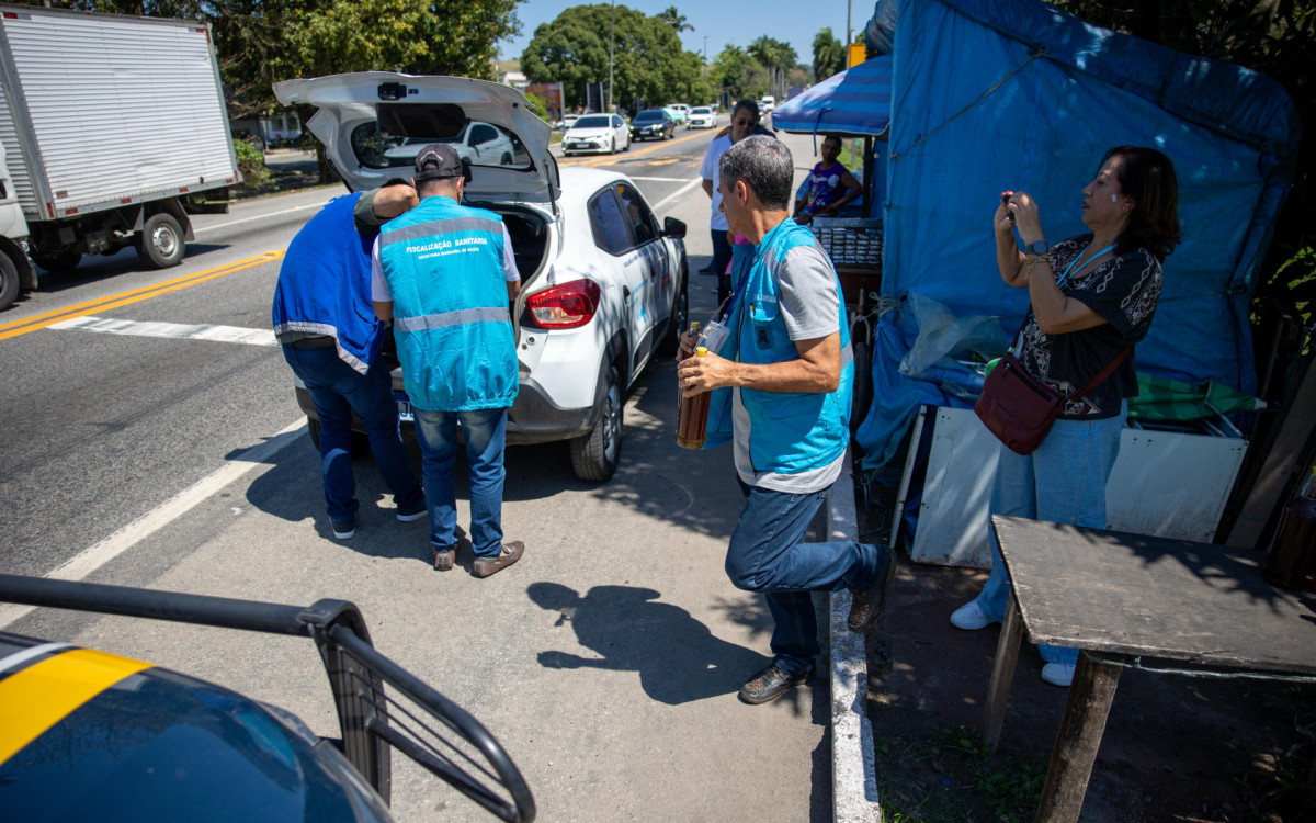 Operação conjunta na BR-101 em Casimiro de Abreu apreende produtos de origem animal sem registro e sem rotulagem