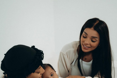 Ludmilla publica novos cliques com Brunna Gonçalves e filha: 'Meu coração fora do peito'