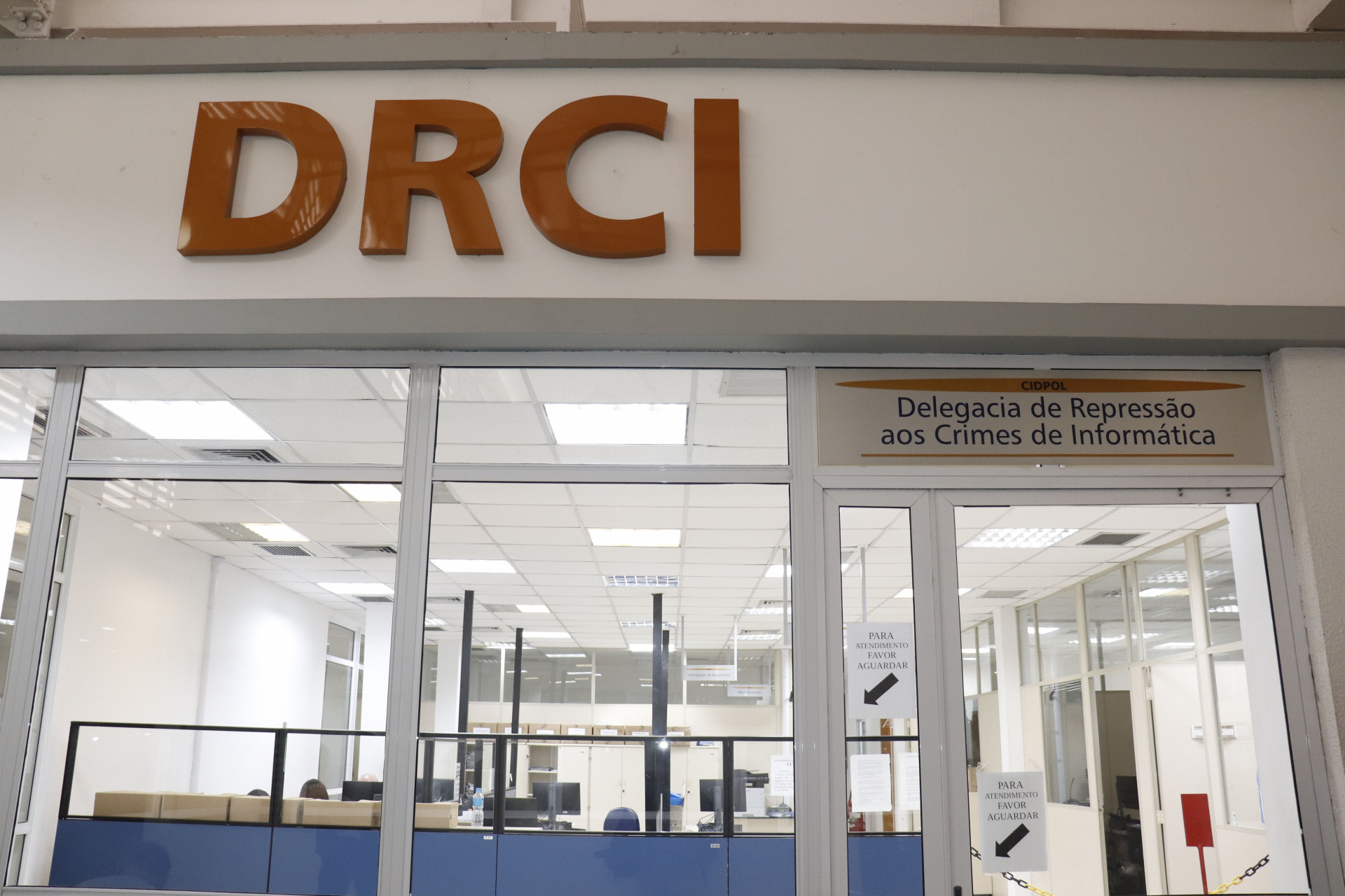 Homem foi detido por policiais da Delegacia de Repressão aos Crimes de Informática (DRCI)  - Divulgação / Polícia Civil 