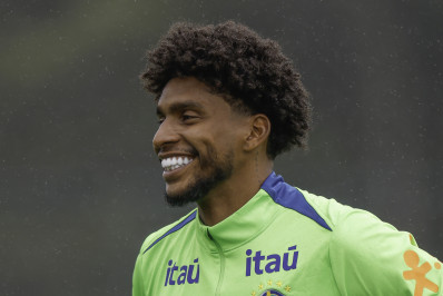 Milan tem interesse na contratação de ex-goleiro do Flamengo