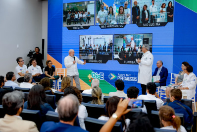 Lula diz que saúde não tem esquerda ou direita: 'Tem que estar comprometido com o povo'