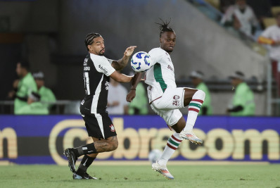 Fluminense volta sofrer com bola parada e perde para Corinthians no Maracanã