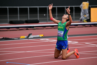 Caio Bonfim faz história e conquista a prata no Mundial de marcha atlética