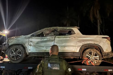 Polícia encontra carro de homens desaparecidos no PR enterrado com marcas de sangue e tiro