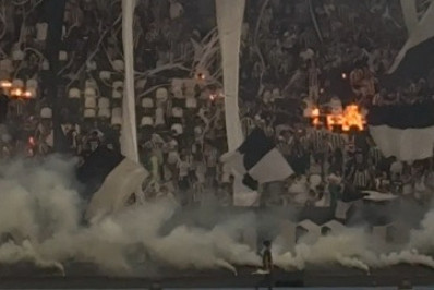 Torcida organizada do Botafogo protesta contra valor dos ingressos para clássico