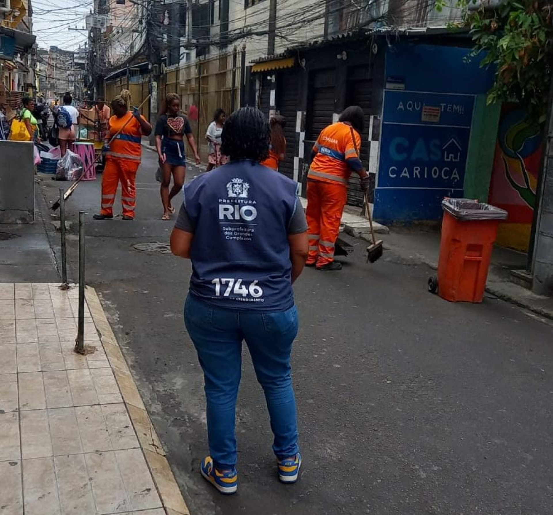 Ruas do Jacarezinho receberam ação de limpeza neste sábado (13) - Divulgação